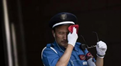 日本高温致死数十人政府提醒多喝水